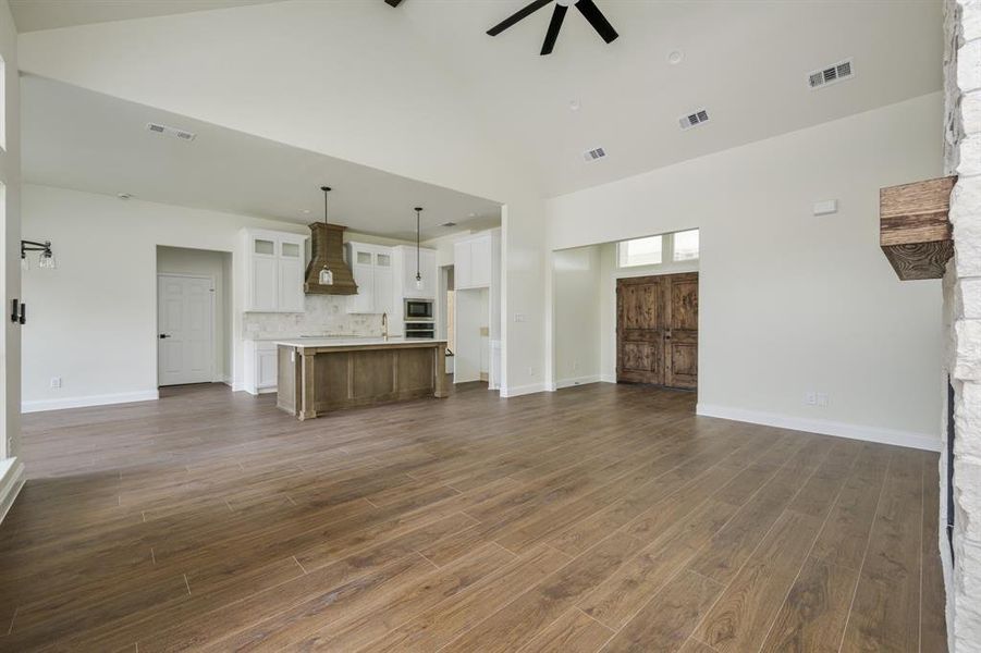 Spacious, unfurnished interior of a new home in , Terrell (Image 17).