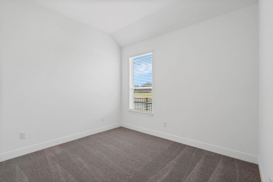 Spacious, unfurnished interior of a new home in Valencia, Manvel (Image 7).