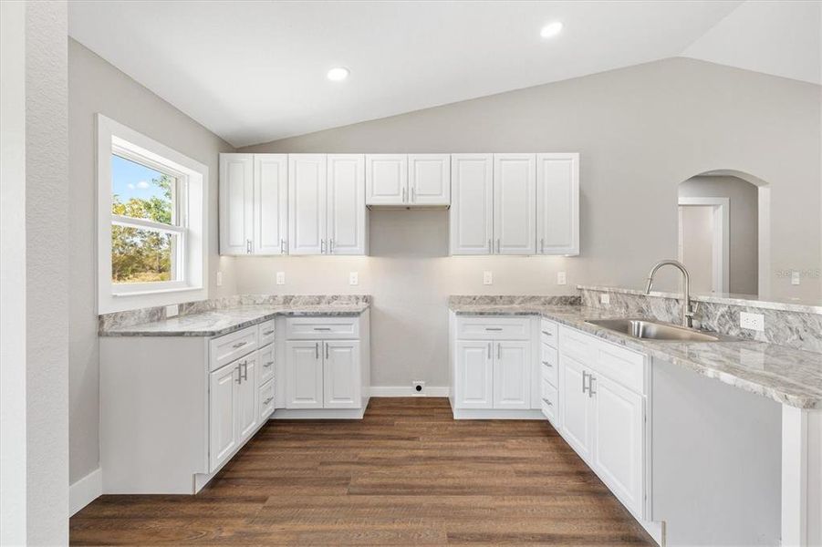 Furnished interior view inside a new home in , Ocklawaha (Image 7).