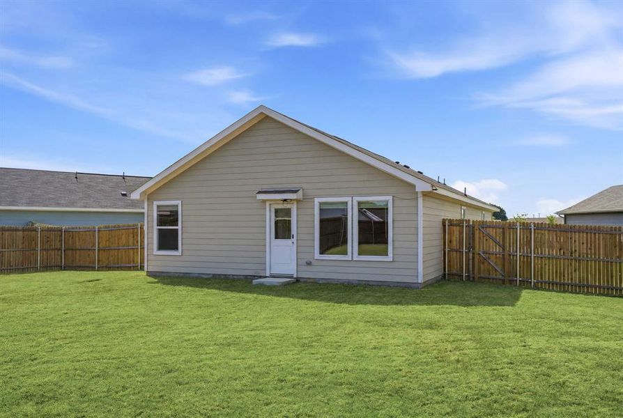 Exterior details and patio area of a home in Tillage Farms, Princeton (Image 21).