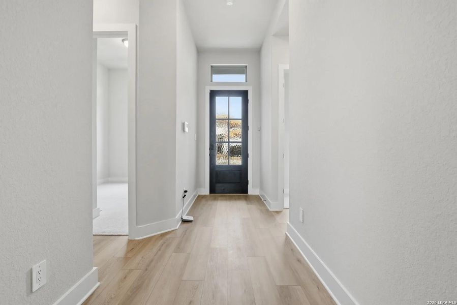 Spacious, unfurnished interior of a new home in Haby Hill 60s, San Antonio (Image 27).