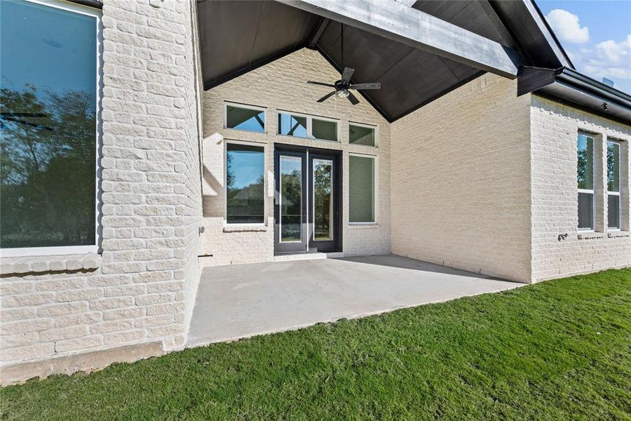 Exterior details and patio area of a home in Rolling Creek Ranch, Aledo (Image 27).