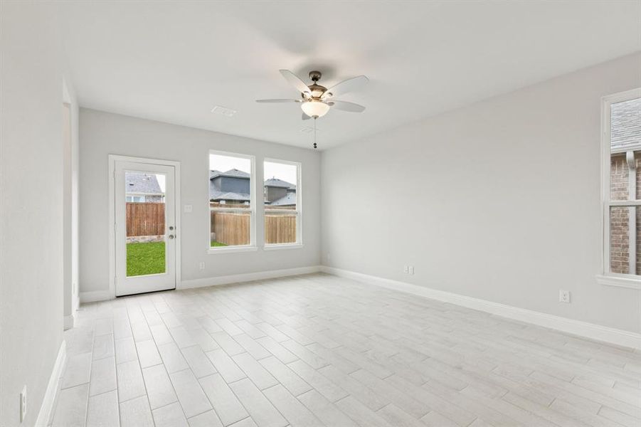 Spacious, unfurnished interior of a new home in AnaCapri, Anna (Image 11).