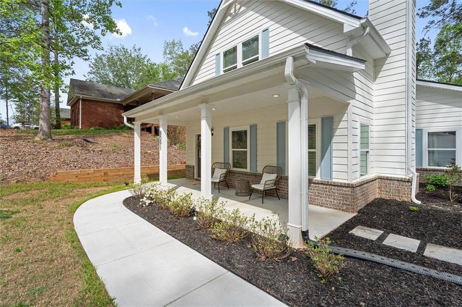 Exterior details and patio area of a home in Fairfield Plantation, Villa Rica (Image 35).