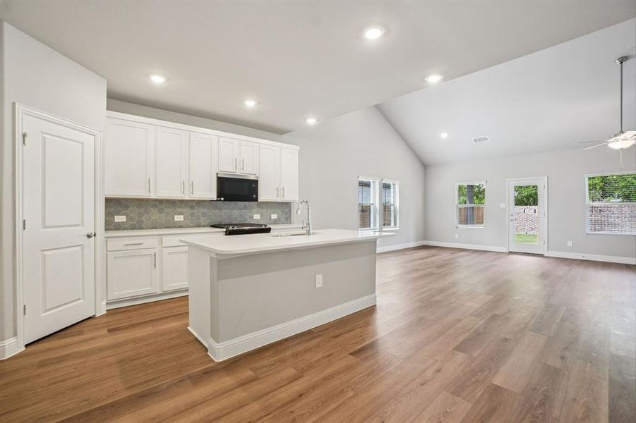 Photo is not of the actual home, but is an inspirational photo of builder’s model home and may depict options, furnishings, and/or decorator features that are not included. Photo is not of the actual home, but is an inspirational photo of builder’s model home and may depict options, furnishings, and/or decorator features that are not included.