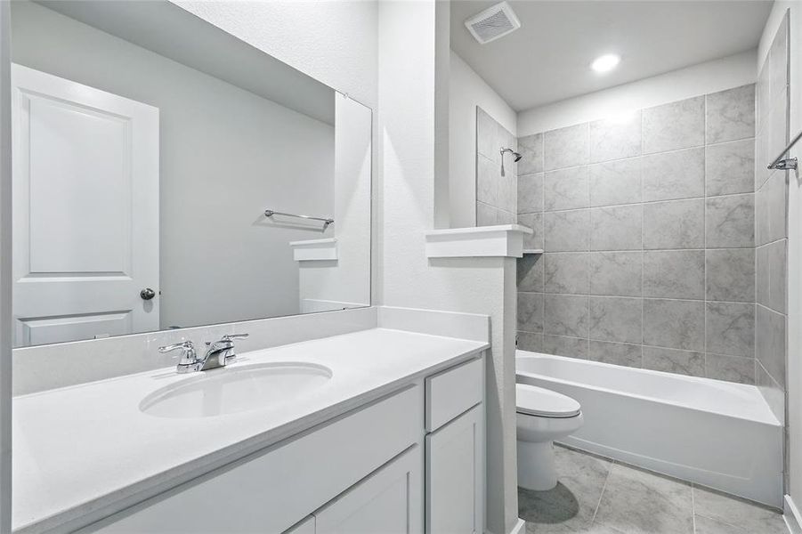 Furnished interior view inside a new home in Simpson Crossing, McKinney (Image 9).