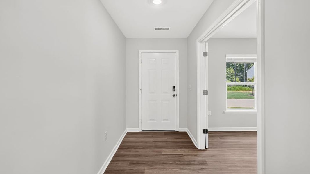 Spacious, unfurnished interior of a new home in Cascade Point, Seneca (Image 20).