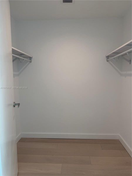 Spacious, unfurnished interior of a new home in , Bay Harbor Islands (Image 14).