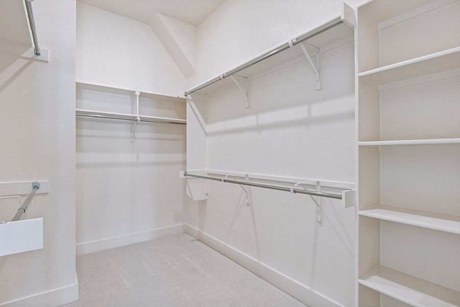 Spacious, unfurnished interior of a new home in Hilltop Ranch, Leander (Image 25).