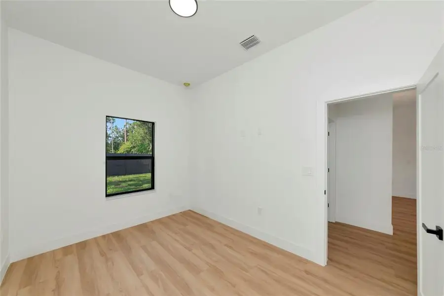 Spacious, unfurnished interior of a new home in , North Port (Image 20).