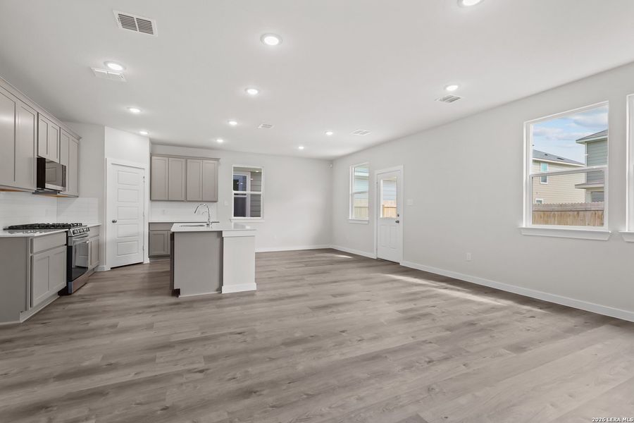 Spacious, unfurnished interior of a new home in Senna, Leon Valley (Image 26). Spacious, unfurnished interior of a new home in Senna, Leon Valley (Image 26).