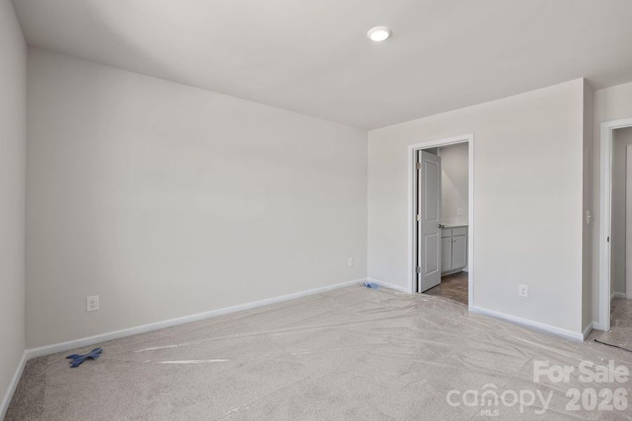 Spacious, unfurnished interior of a new home in McFarland Estates, York (Image 32).