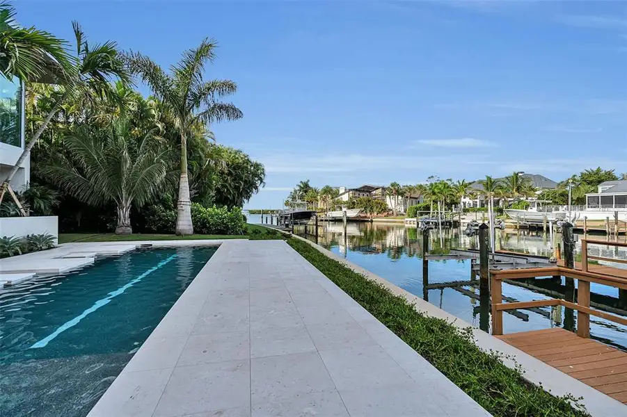 Community amenities in , Longboat Key (Image 8).