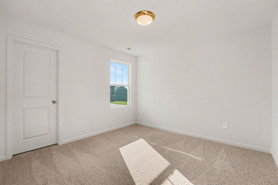 Spacious, unfurnished interior of a new home in Masons Mill, Erwin (Image 18).