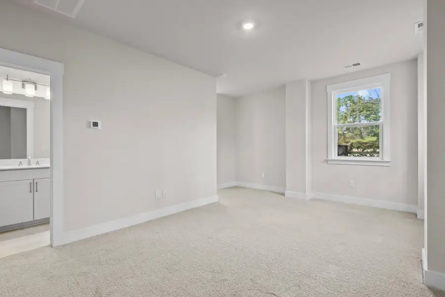 Spacious, unfurnished interior of a new home in Harbor Oaks Marina, Myrtle Beach (Image 33). Spacious, unfurnished interior of a new home in Harbor Oaks Marina, Myrtle Beach (Image 33).