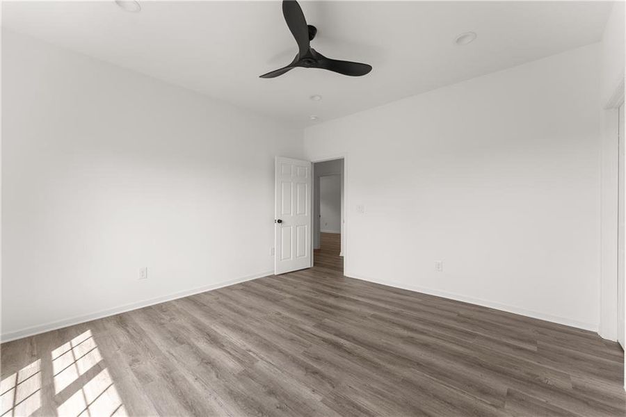 Spacious, unfurnished interior of a new home in , Gainesville (Image 26).