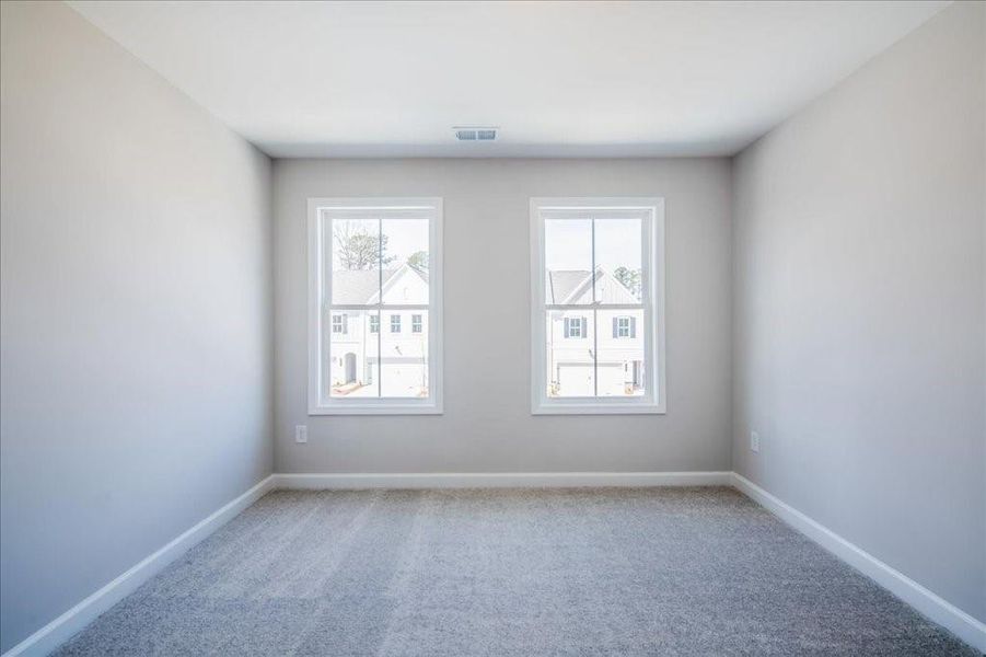 Spacious, unfurnished interior of a new home in Cherokee Township, Acworth (Image 37).