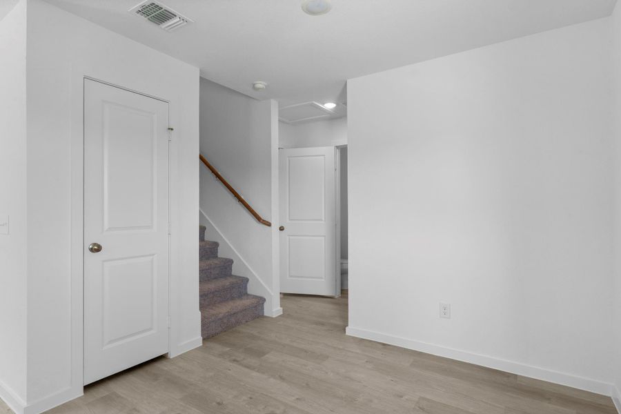 Spacious, unfurnished interior of a new home in The Courtyards at Stokesbury, Waller (Image 12).