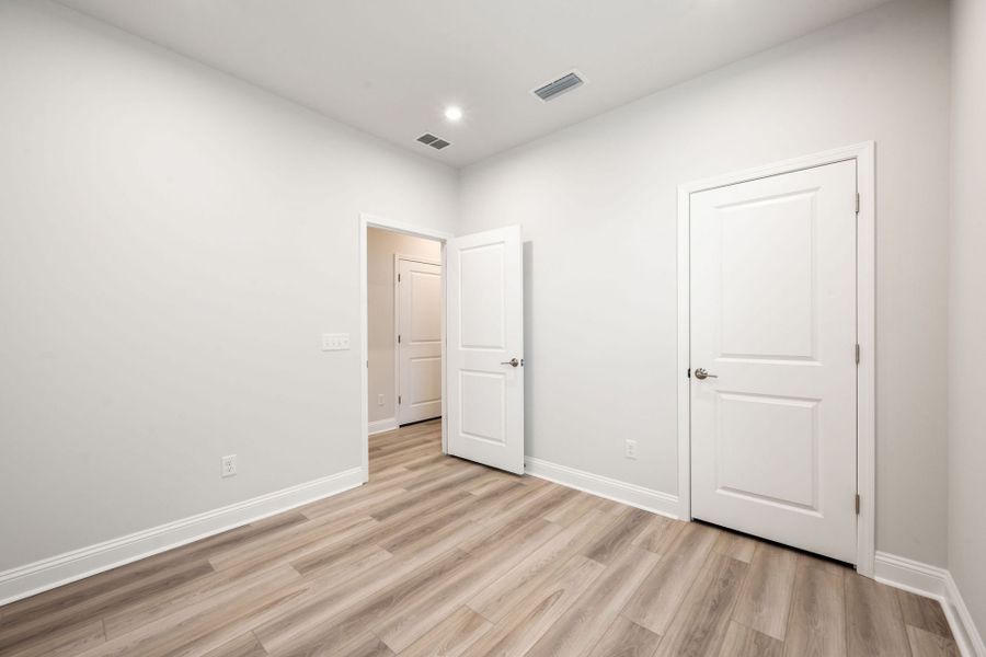 Spacious, unfurnished interior of a new home in Del Webb Savannah at Heartwood, Richmond Hill (Image 17). Spacious, unfurnished interior of a new home in Del Webb Savannah at Heartwood, Richmond Hill (Image 17).