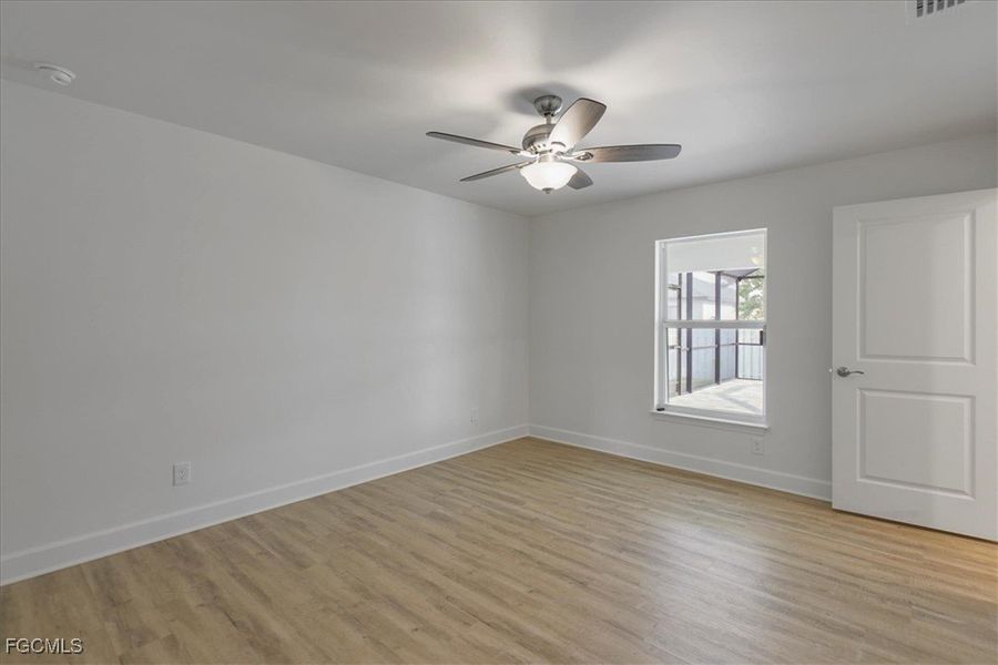 Spacious, unfurnished interior of a new home in Cape Coral, Cape Coral (Image 28).