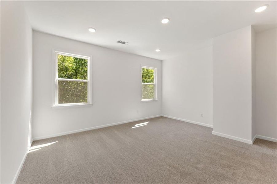 Spacious, unfurnished interior of a new home in Chattahoochee Reserve, Cumming (Image 29).