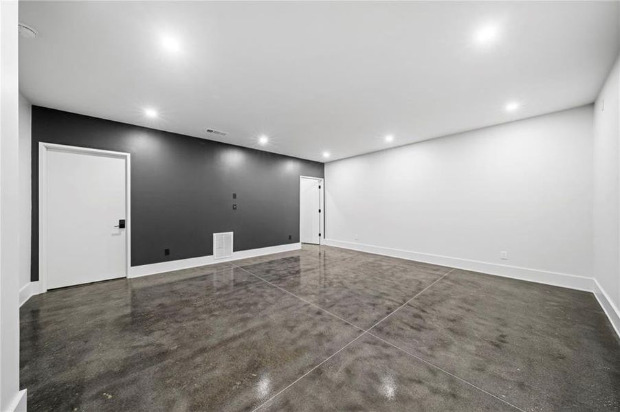 Spacious, unfurnished interior of a new home in , Atlanta (Image 91).