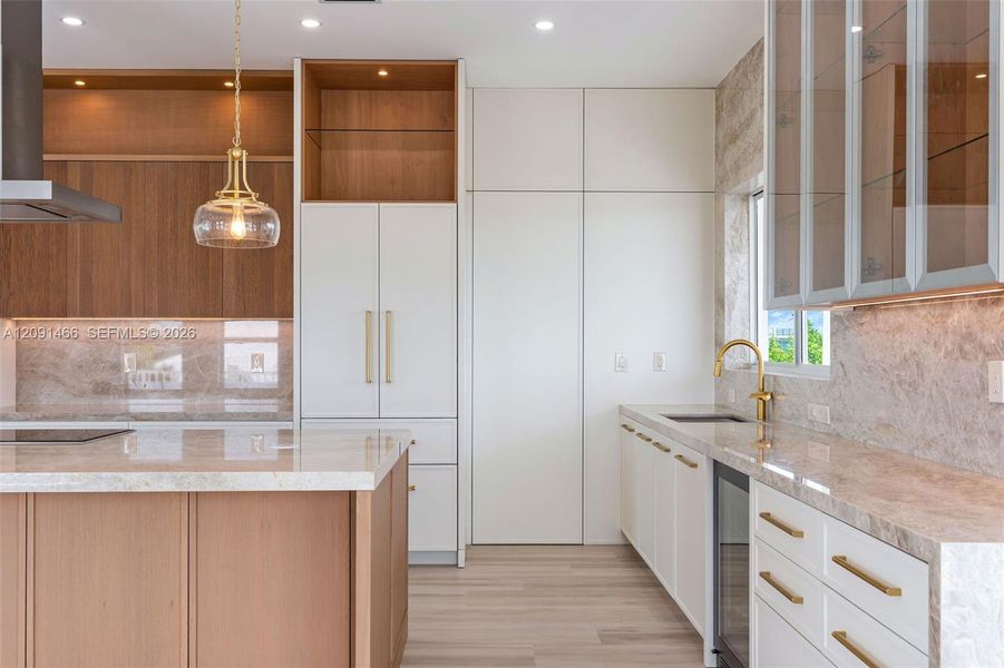 Furnished interior view inside a new home in , Tavernier (Image 6).
