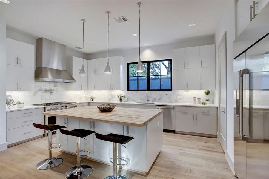 Image 8 of a home in . Image 8 of a home in .