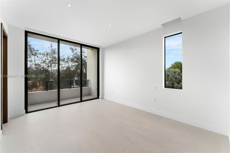 Spacious, unfurnished interior of a new home in , Miami (Image 19).