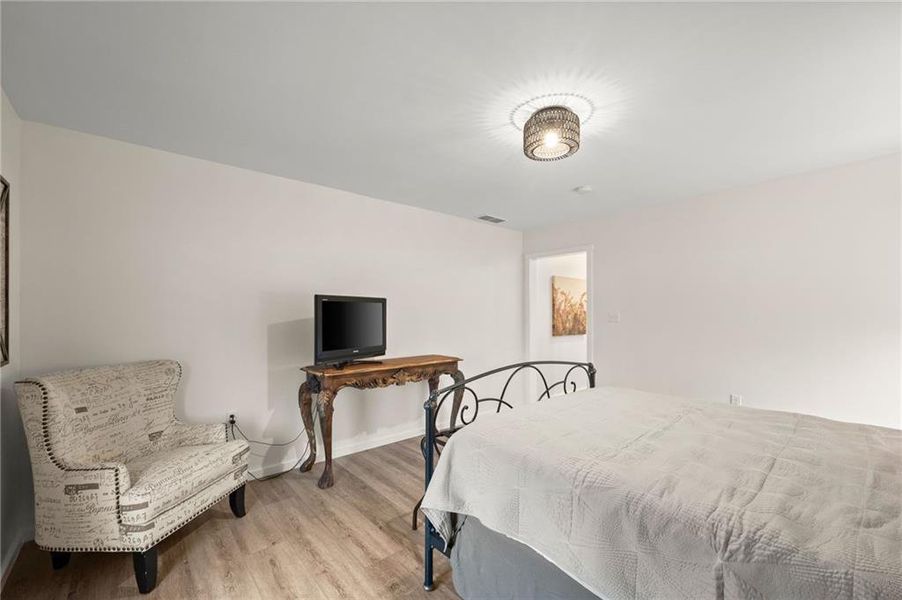 Furnished interior view inside a new home in , Dahlonega (Image 37).