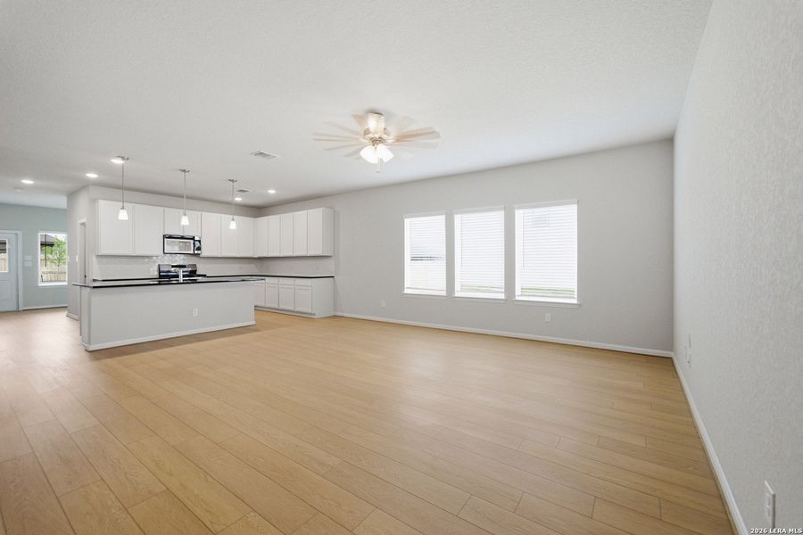 Spacious, unfurnished interior of a new home in Hennersby Hollow, San Antonio (Image 12). Spacious, unfurnished interior of a new home in Hennersby Hollow, San Antonio (Image 12).
