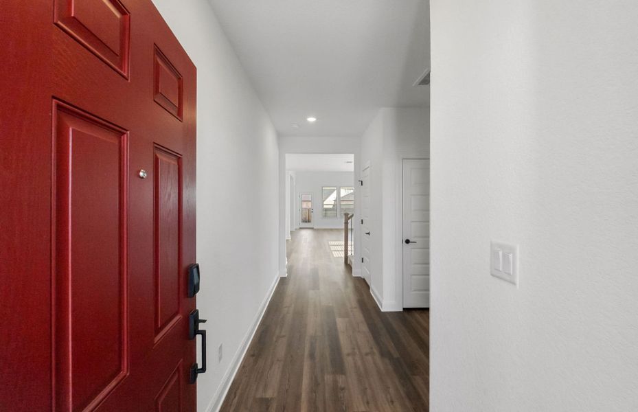 Spacious, unfurnished interior of a new home in Santa Rita Ranch, Liberty Hill (Image 38).