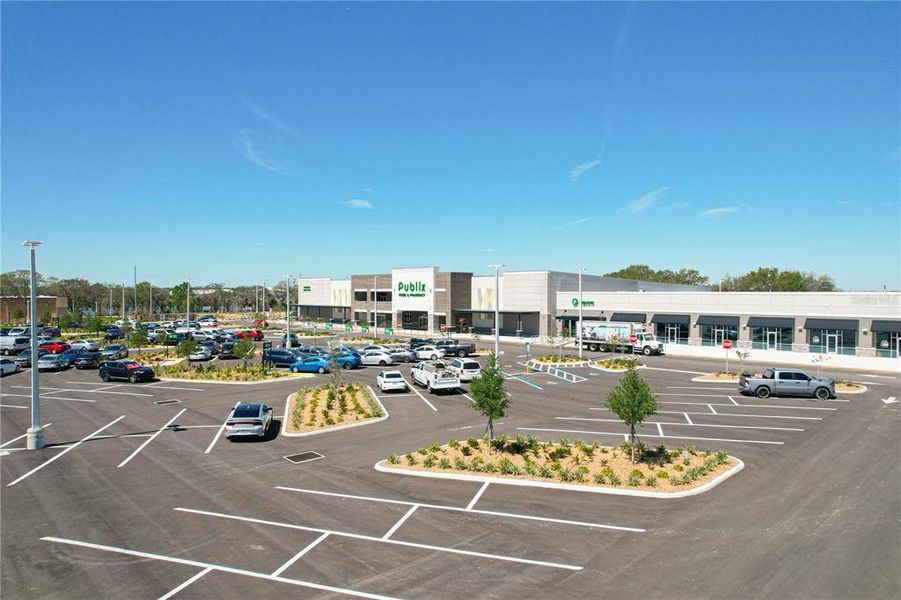 BRAND NEW PLAZA MINUTES WALKING