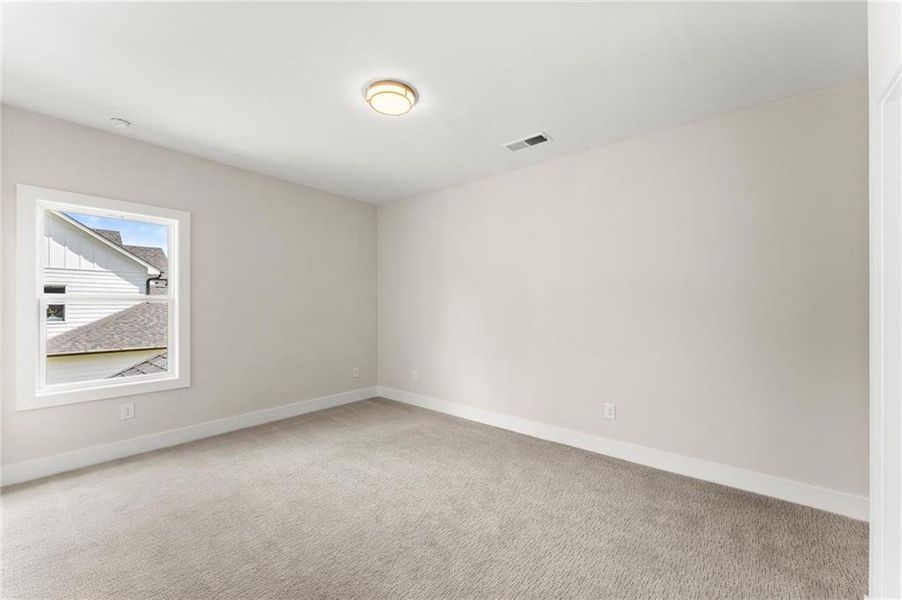 Spacious, unfurnished interior of a new home in Hillgrove Preserve, Powder Springs (Image 48).