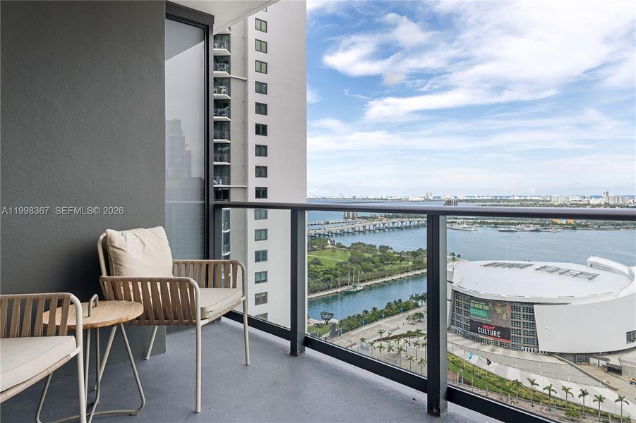 Condo located in Miami, FL showcasing its design and architecture (Image 38).