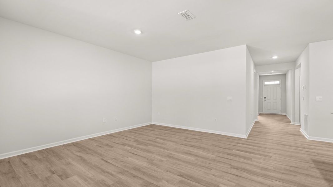 Representative unfurnished interior of a home built from the Aria by D.R. Horton in Oakleigh Glen, Dallas (Image 23).