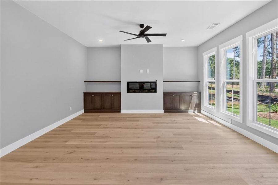 Spacious, unfurnished interior of a new home in , Stone Mountain (Image 140).