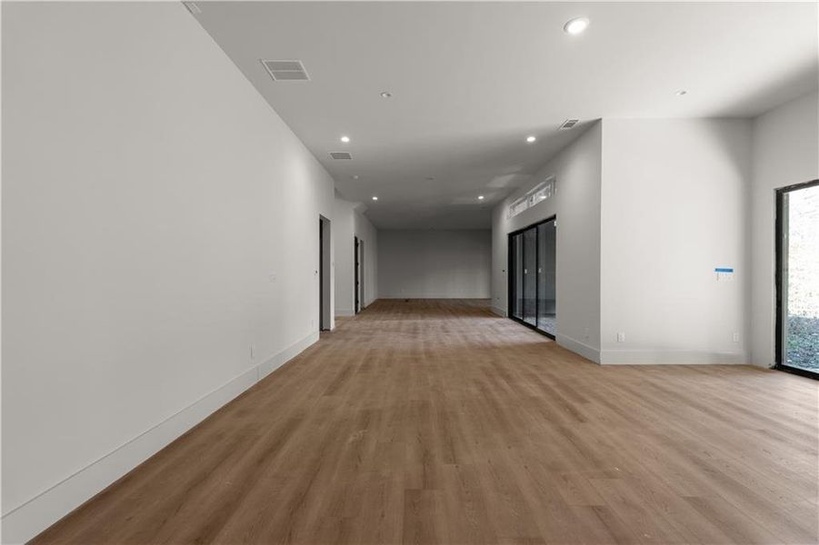 Spacious, unfurnished interior of a new home in , Atlanta (Image 25).