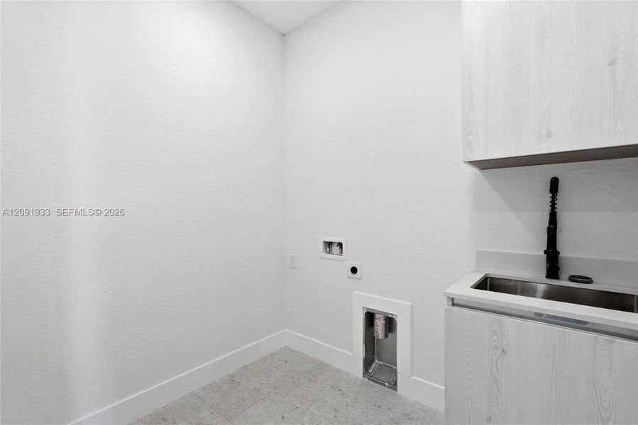 Spacious, unfurnished interior of a new home in , Cape Coral (Image 36). Spacious, unfurnished interior of a new home in , Cape Coral (Image 36).