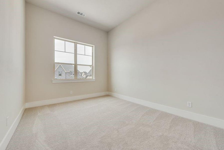 Spacious, unfurnished interior of a new home in Park Place, Prosper (Image 24).