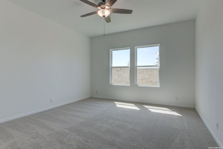 Spacious, unfurnished interior of a new home in Hennersby Hollow, San Antonio (Image 15).