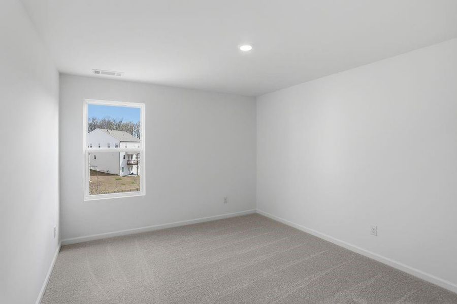 Spacious, unfurnished interior of a new home in Falls Creek, Flowery Branch (Image 20).