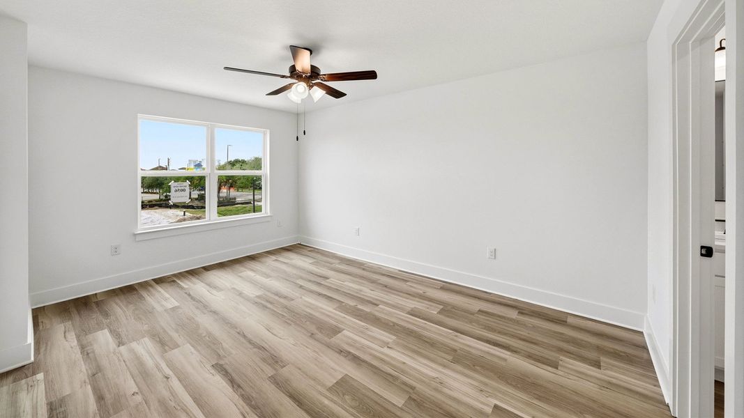 Spacious, unfurnished interior of a new home in Palm Street Townhomes, Destin (Image 17).