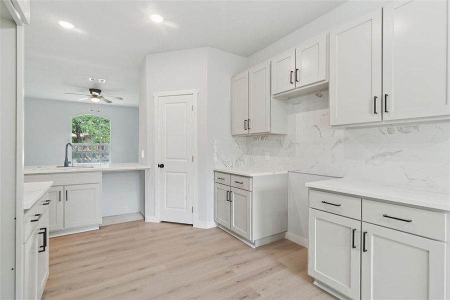 Furnished interior view inside a new home in , Mabank (Image 9). Furnished interior view inside a new home in , Mabank (Image 9).