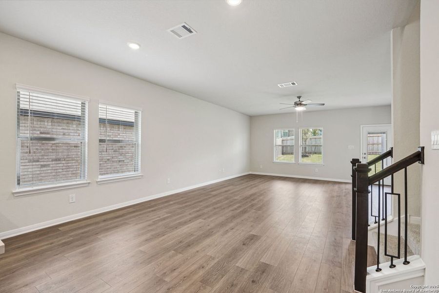 Spacious, unfurnished interior of a new home in Comanche Ridge, San Antonio (Image 40). Spacious, unfurnished interior of a new home in Comanche Ridge, San Antonio (Image 40).