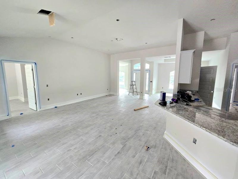 Spacious, unfurnished interior of a new home in Deep Creek, Punta Gorda (Image 9). Spacious, unfurnished interior of a new home in Deep Creek, Punta Gorda (Image 9).