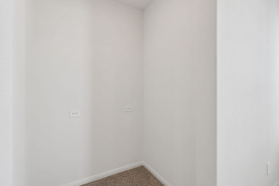 Spacious, unfurnished interior of a new home in Kemah Crossing - Luxe Series, Kemah (Image 26).