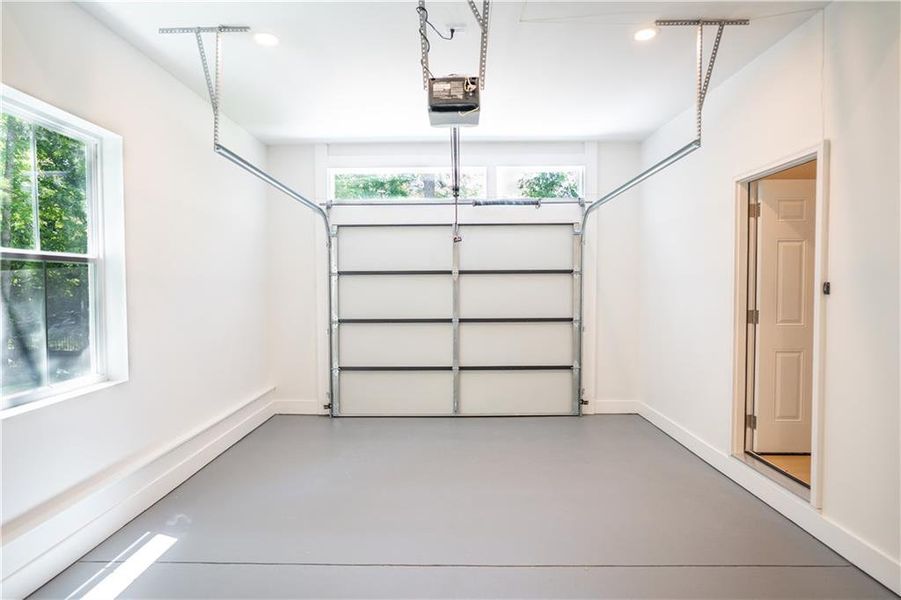 Spacious, unfurnished interior of a new home in , Snellville (Image 38).