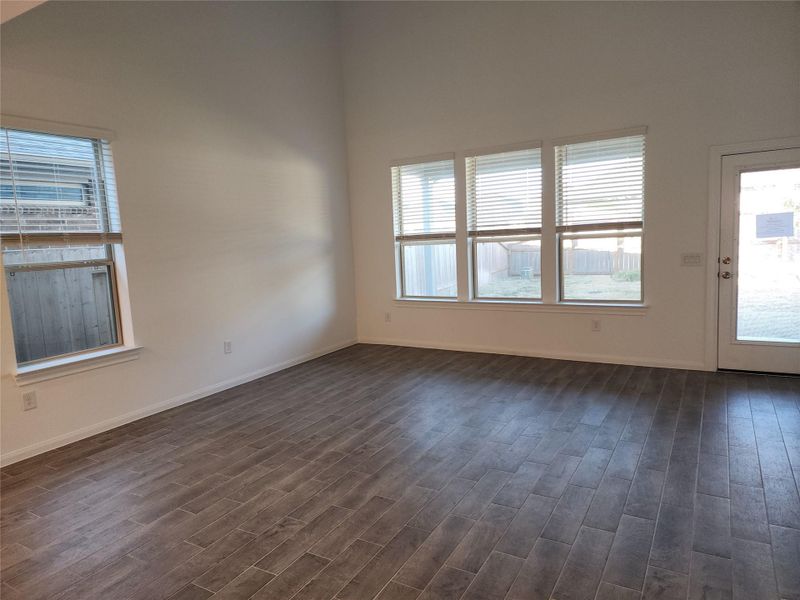 Spacious, unfurnished interior of a new home in Rosehill Lake, Magnolia (Image 8).