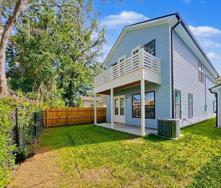 Exterior details and patio area of a home in , North Charleston (Image 19).